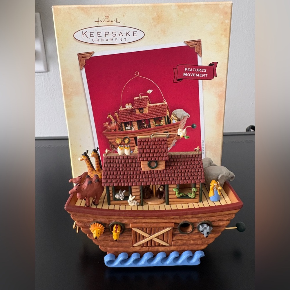 Hallmark Noah's Ark 2004 Christmas Tree Ornament- Like New